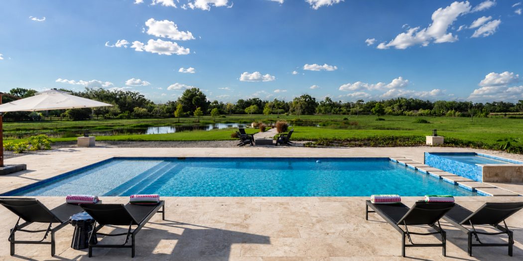 1a Elegant backyard pool and spa retreat